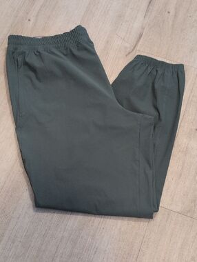 GapFit Motion Joggers in Dark Green Mens XL